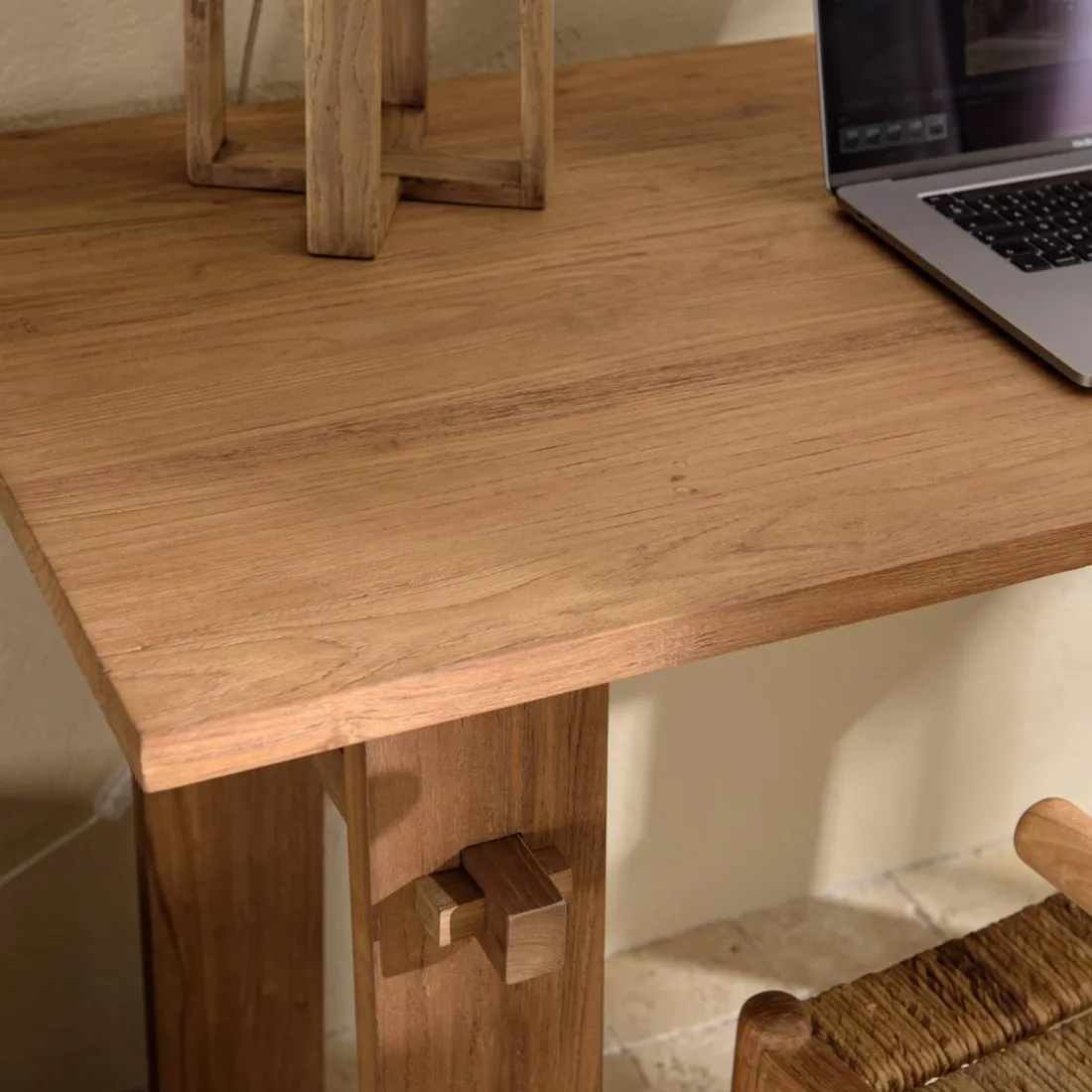 Bureau 140x60cm en bois de teck recyclé