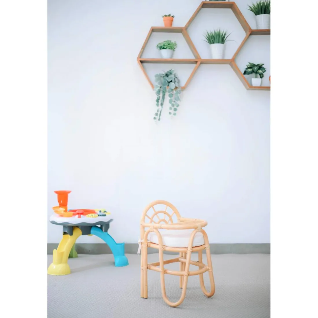 Cette chaise confortable et sécurisée design attrayant