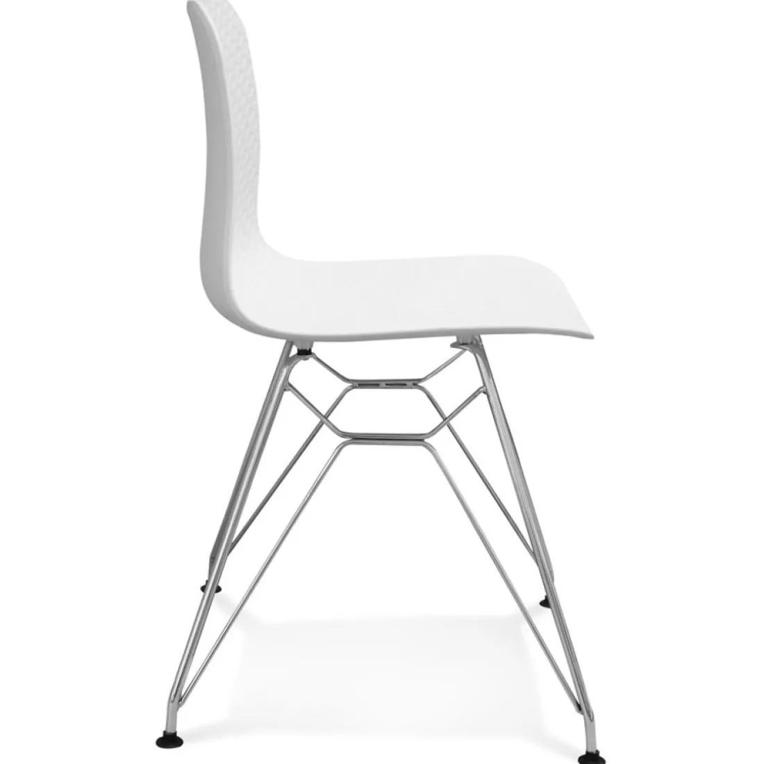 Chaise design 'GAUDY' blanche avec pied en métal chromé