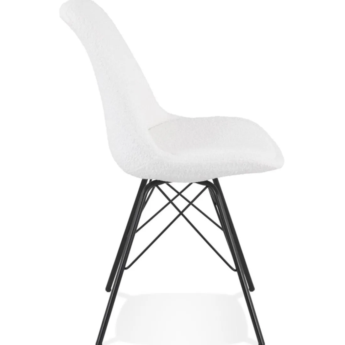 Chaise design 'VIOLETTE' en tissu bouloché blanc style industriel