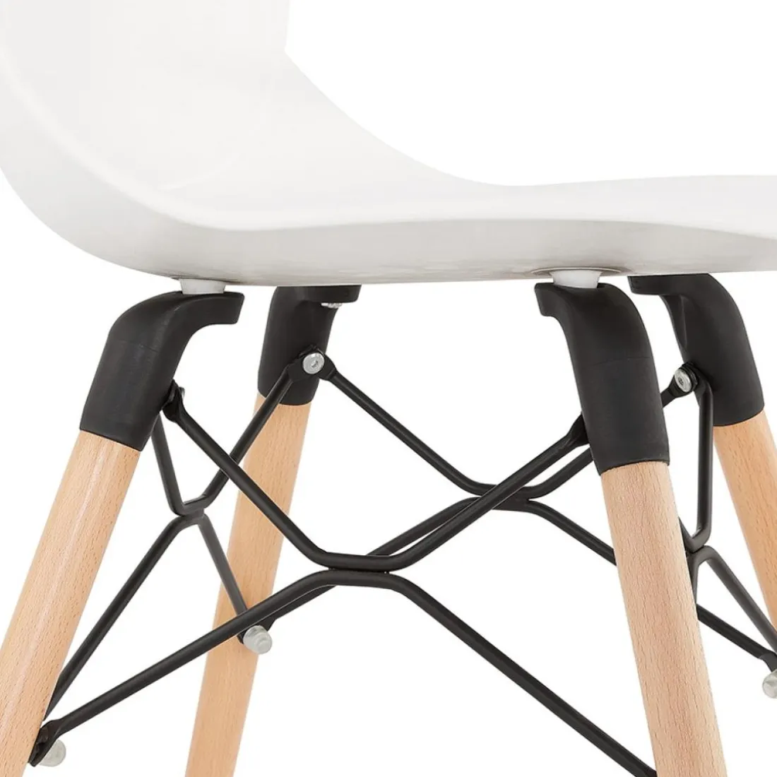 Chaise scandinave 'EPIK' blanche moderne
