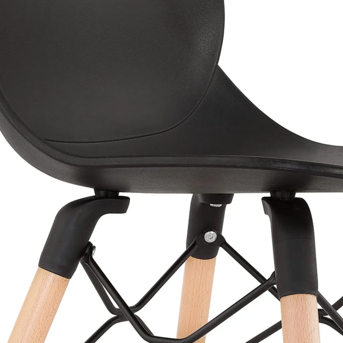 Chaise scandinave 'EPIK' noire moderne