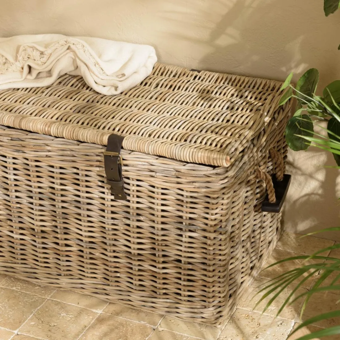 Coffre de rangement en kubu naturel KALLY