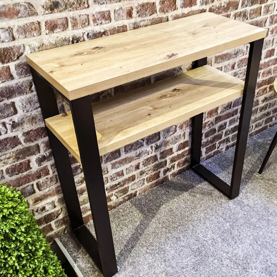 Console en métal noir et plateaux décor chêne