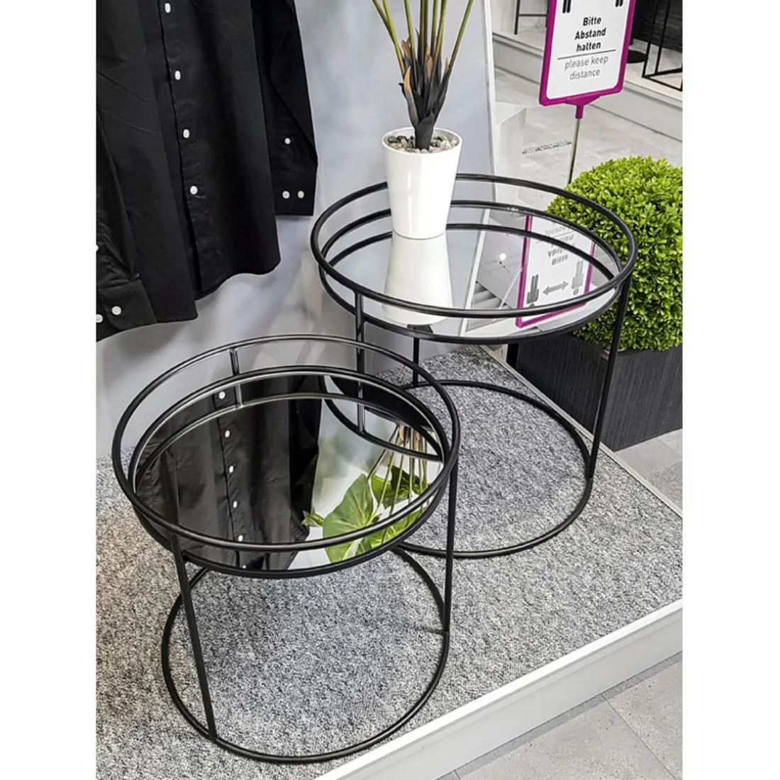 lot de 2 tables d'appoint en tube d'acier laqué noir