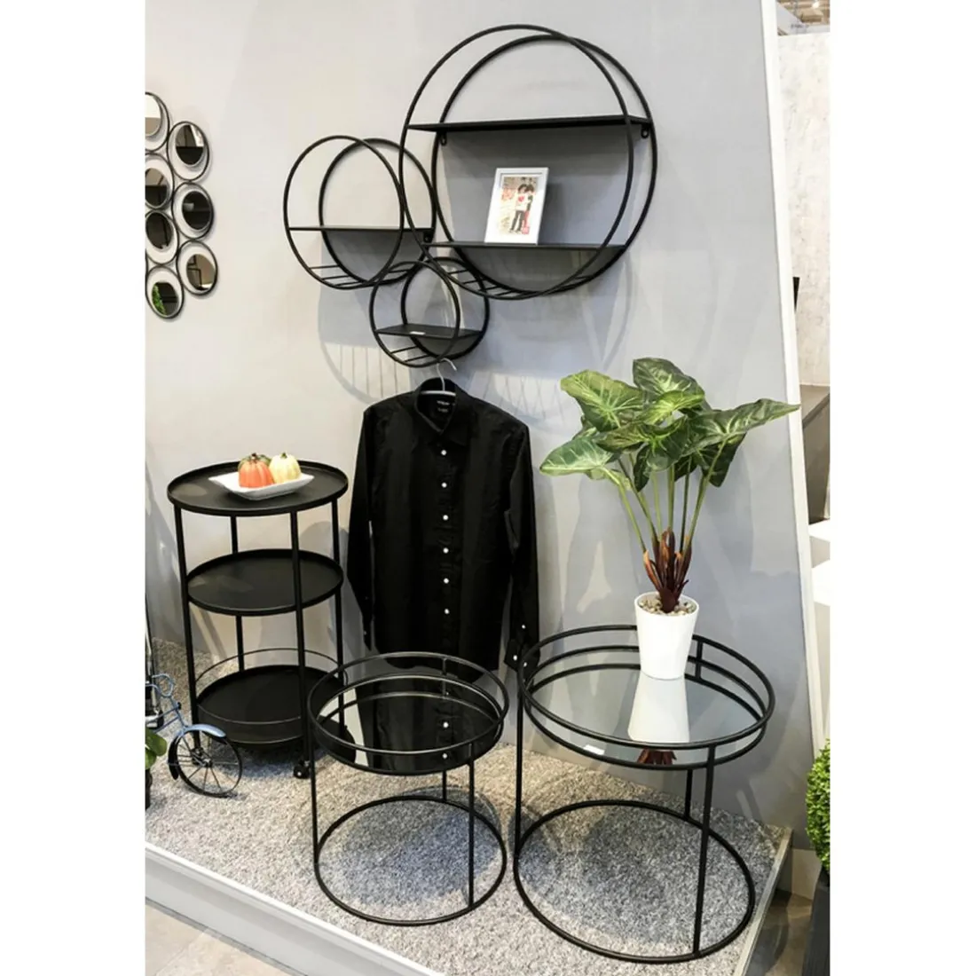 lot de 2 tables d'appoint en tube d'acier laqué noir