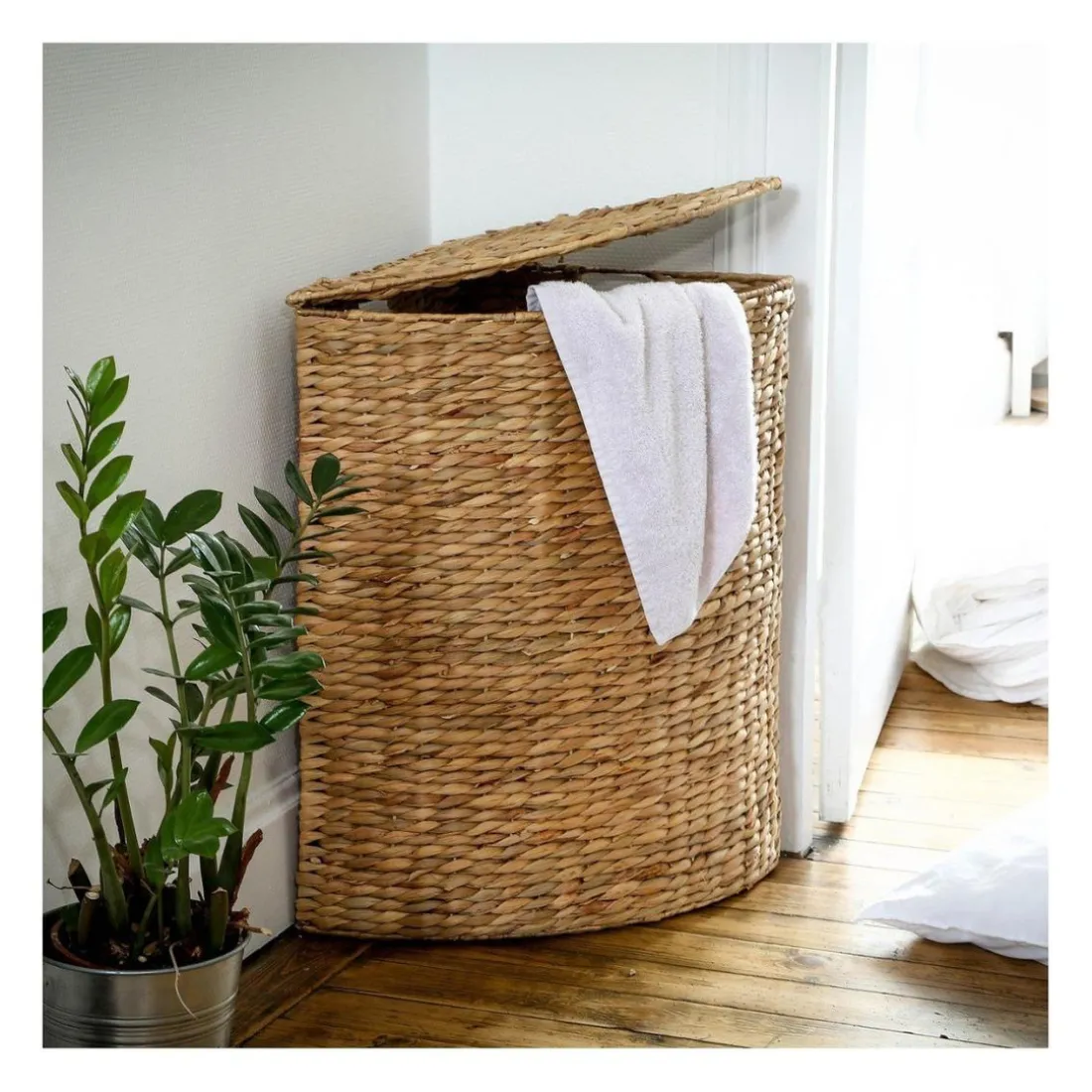 Panier à Linge d'Angle en Jacinthe d'Eau Beige