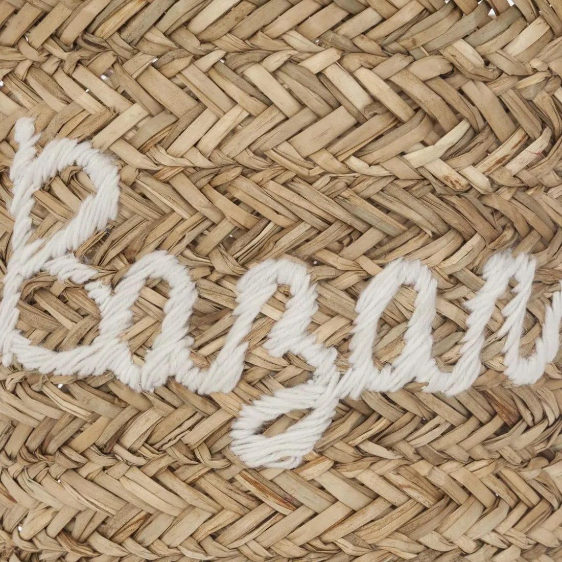 Panier osier broderie blanche