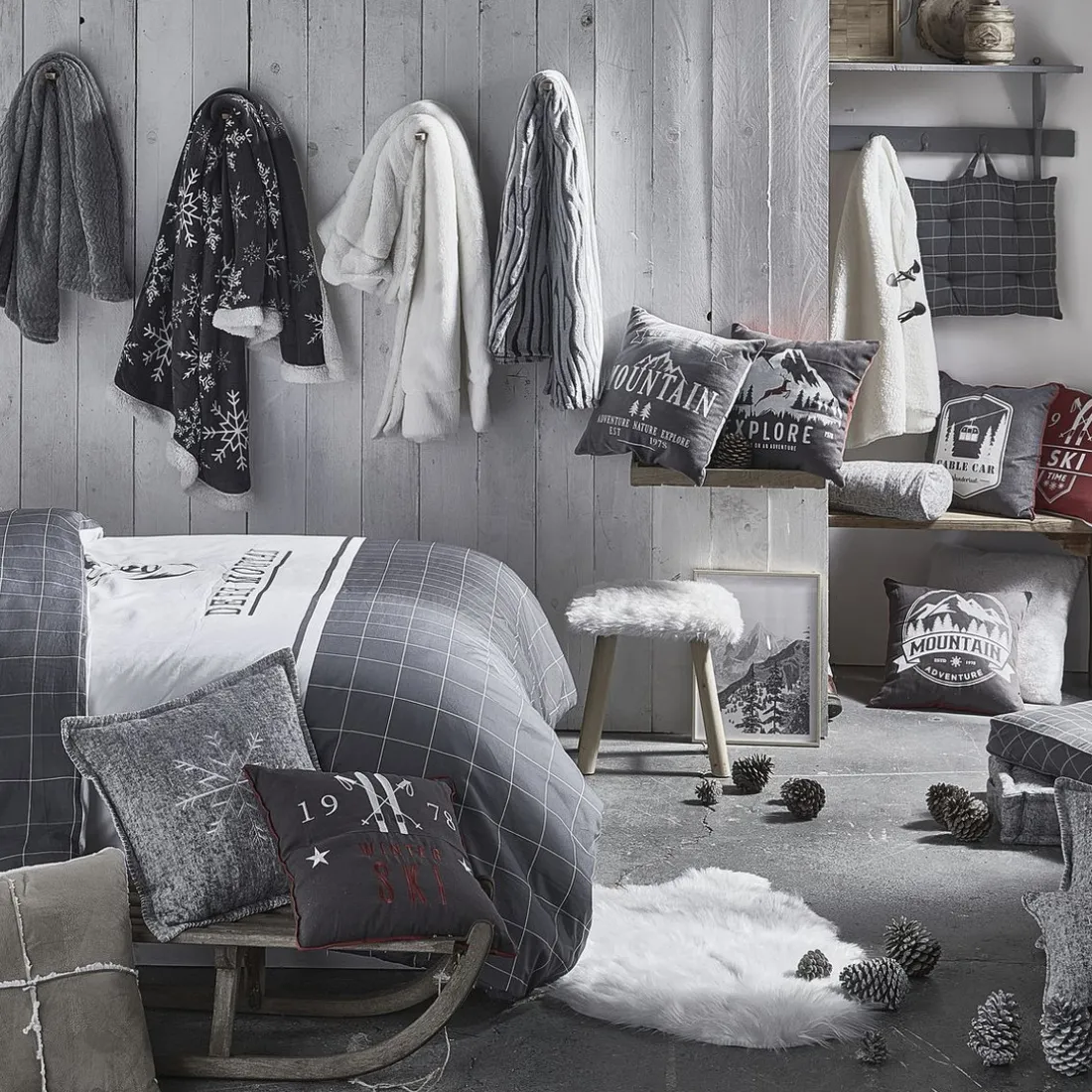 Plaid Flocon en polyester HORS PISTE 150 x 200 gris