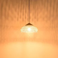 Suspension en rotin couleur naturelle et teck recyclé SIXTINE