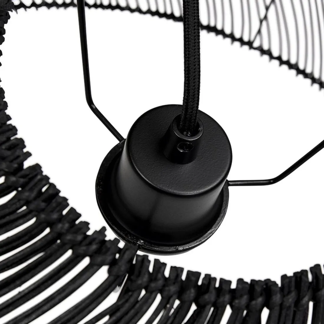 Suspension ronde 'CANUL' en rotin tressé noir
