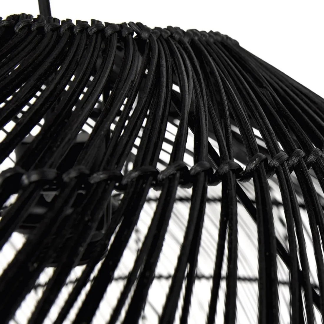 Suspension ronde 'CANUL' en rotin tressé noir