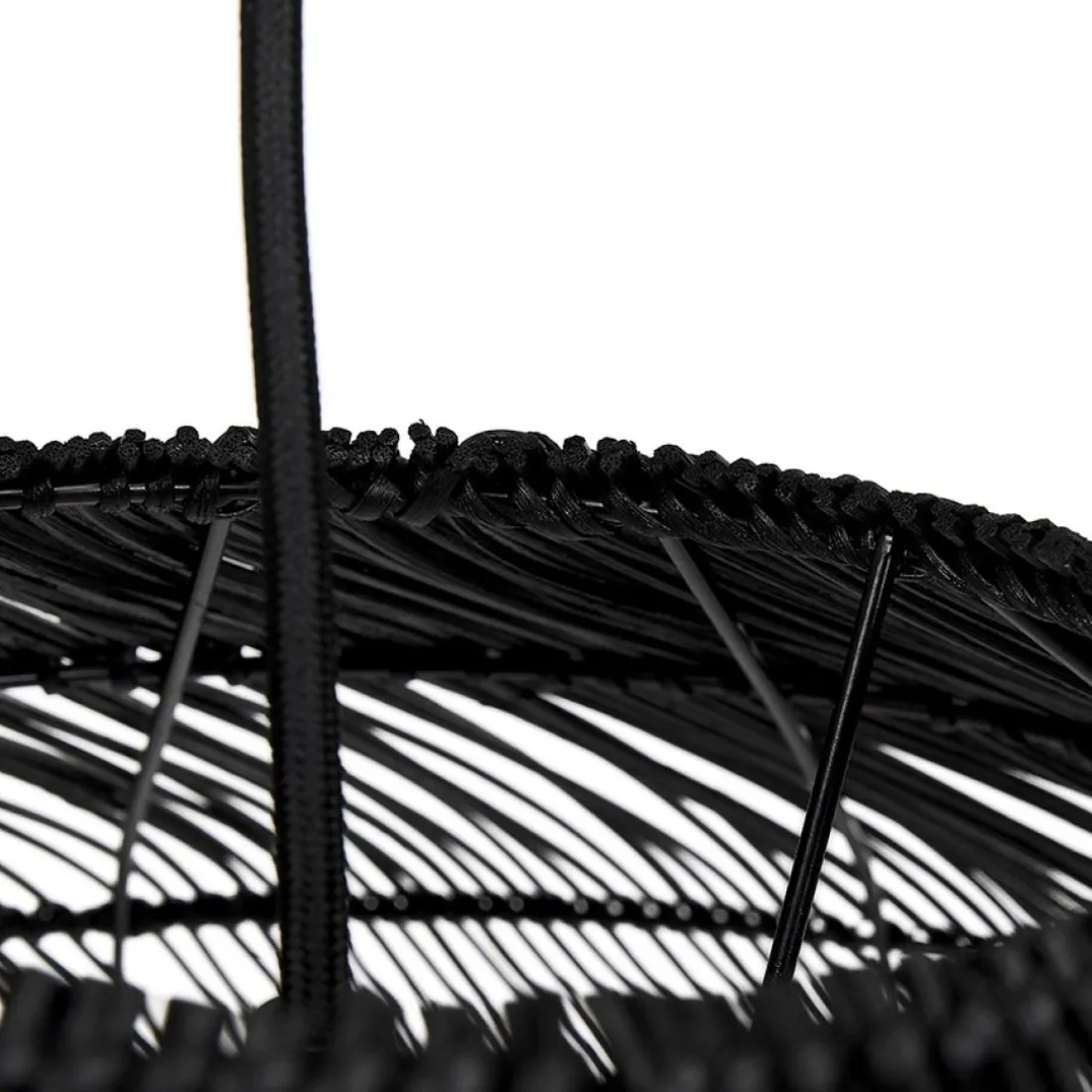 Suspension ronde 'CANUL' en rotin tressé noir