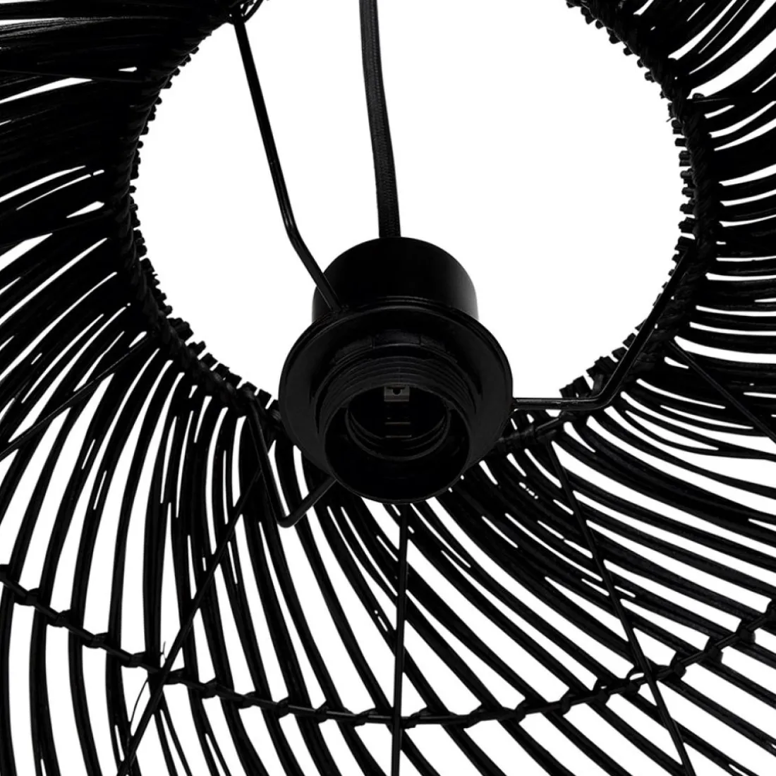 Suspension ronde 'CANUL' en rotin tressé noir
