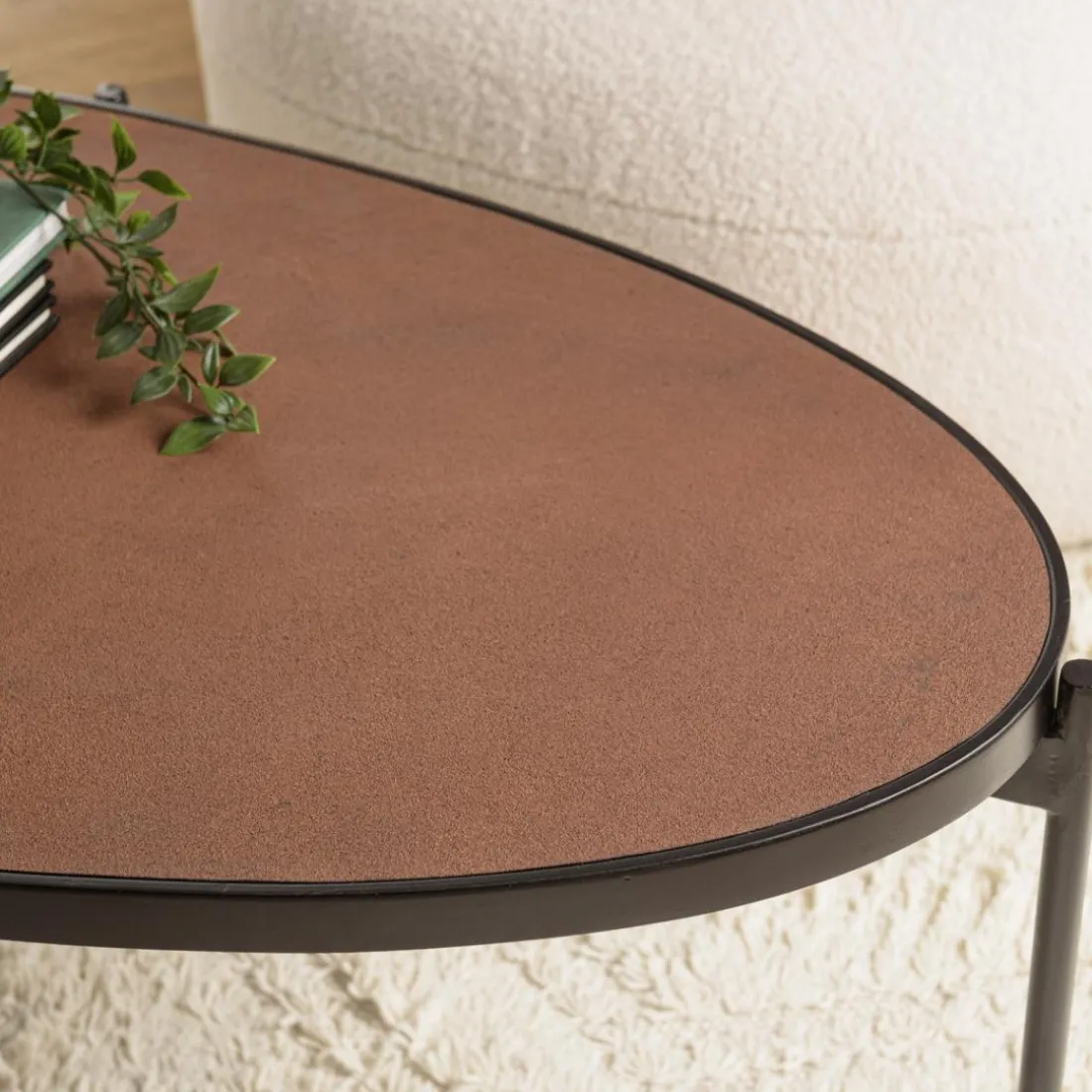 Table basse ovale couleur rouille effet pierre BASILE