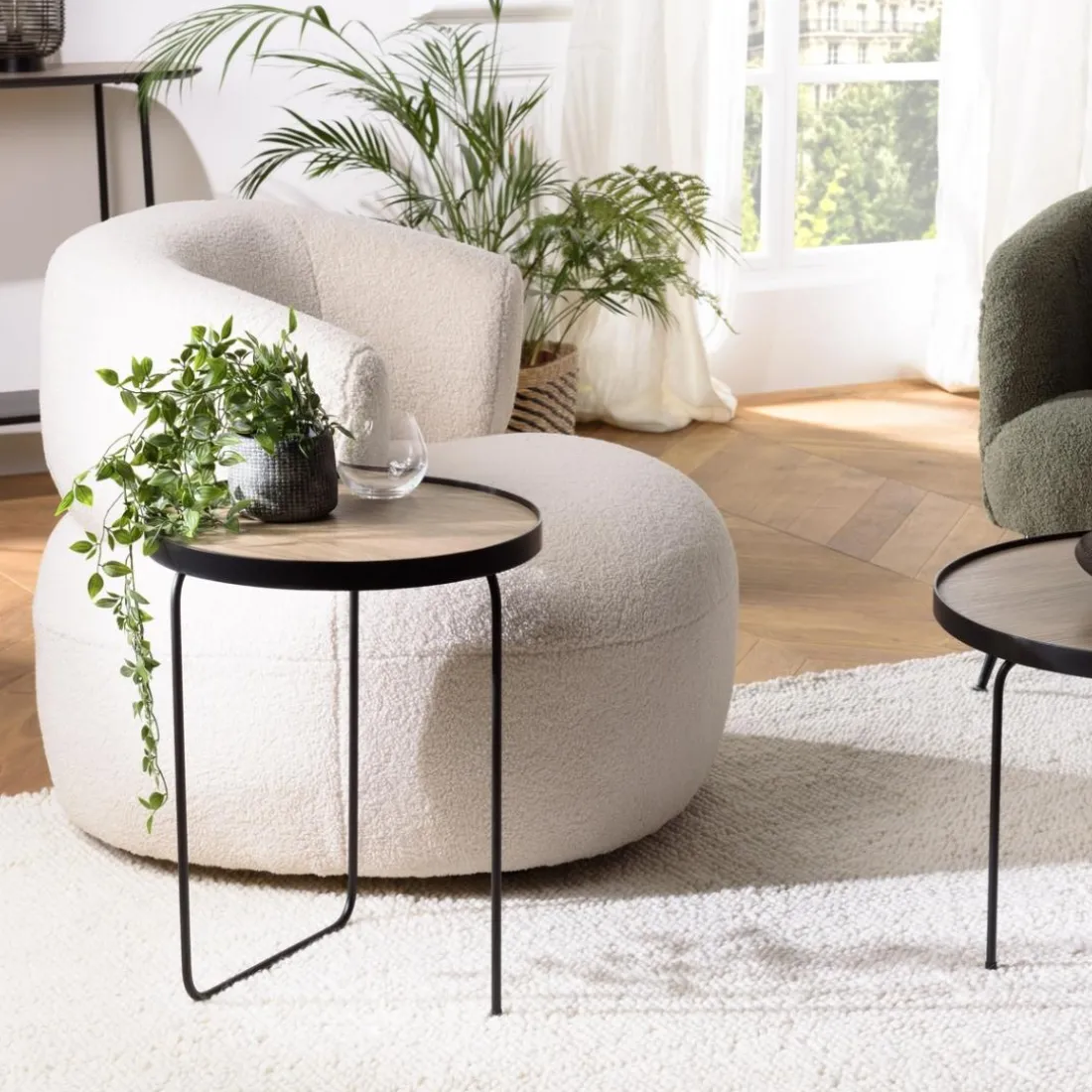 Table d'appoint ronde mocha pieds asymétriques métal JULIA