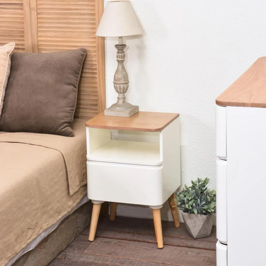Table de Chevet Scandinave Bois Blanc ACHUMAWI