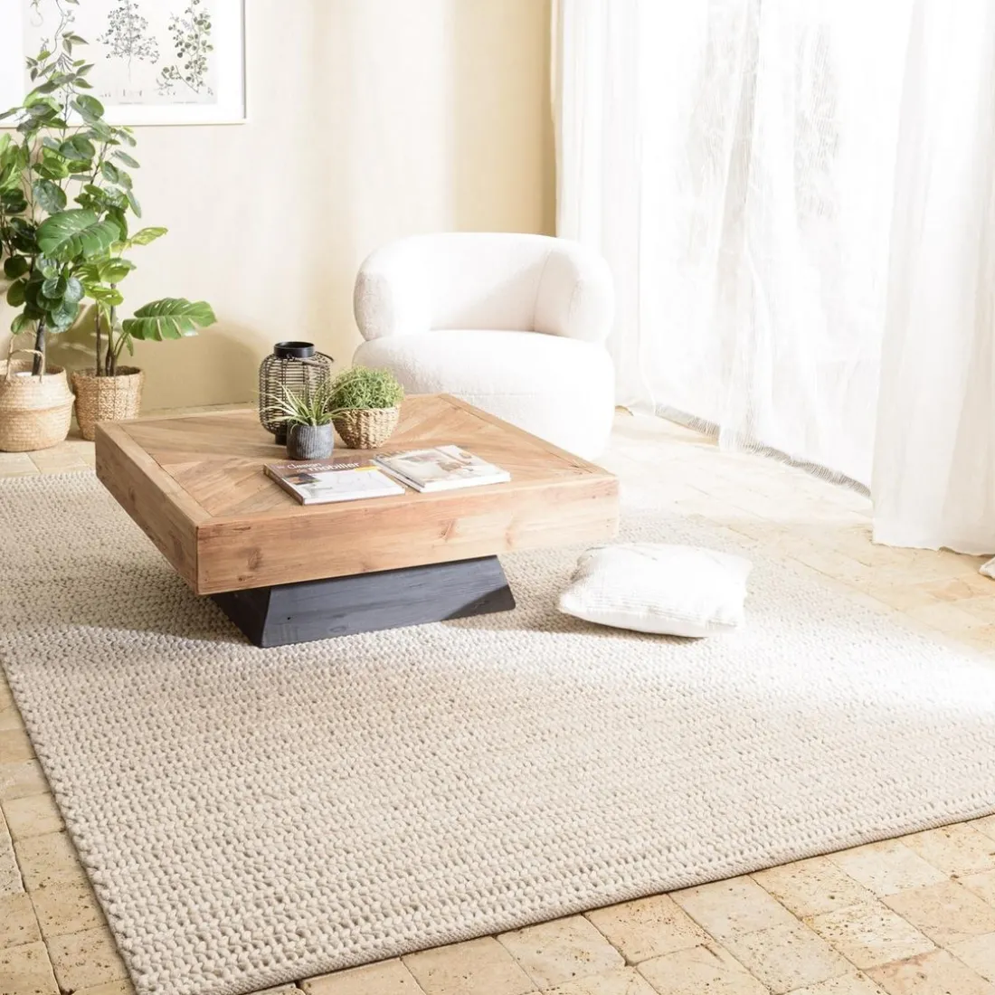 Tapis rectangulaire en laine tissée couleur beige QUENTIN