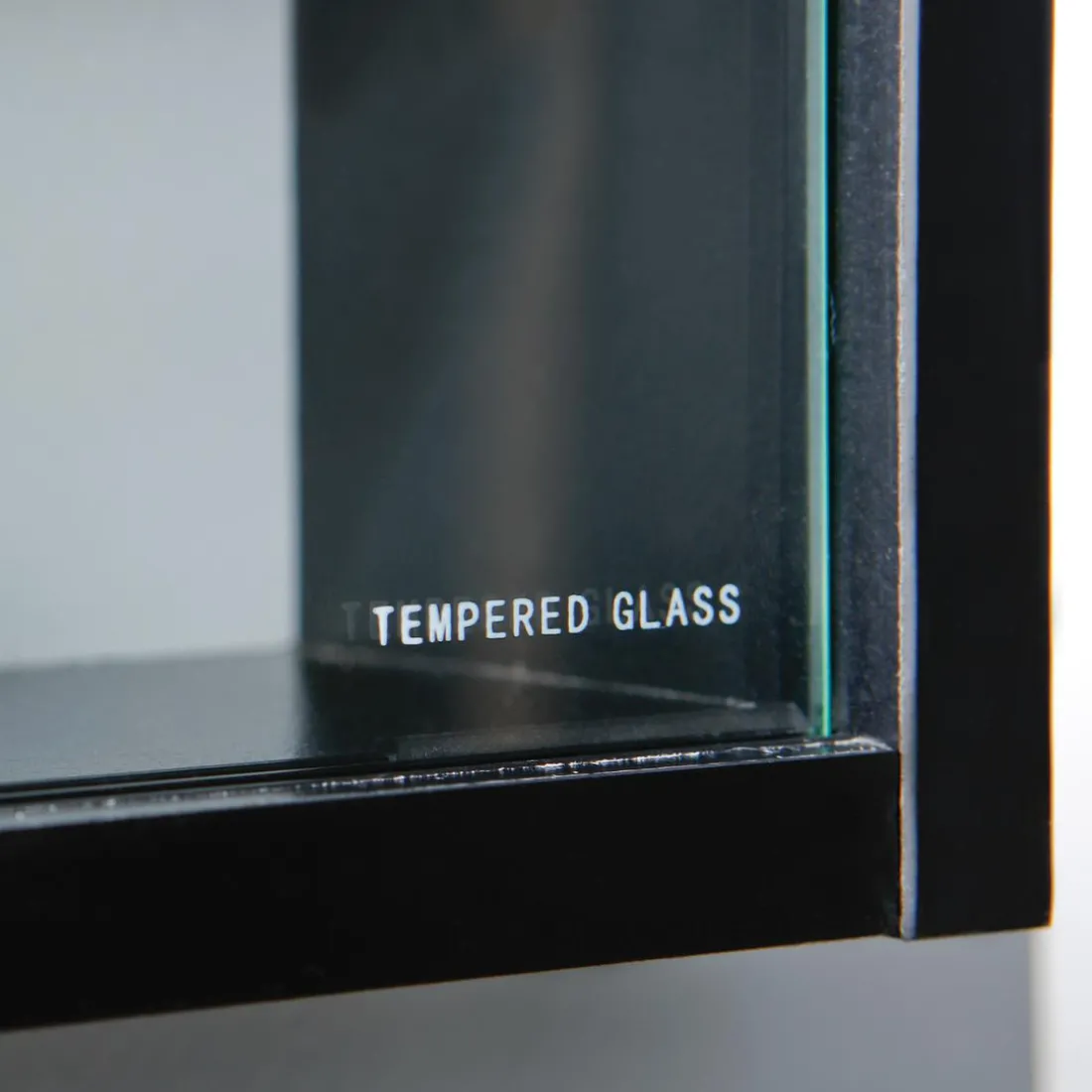 Vitrine noire COLLECT